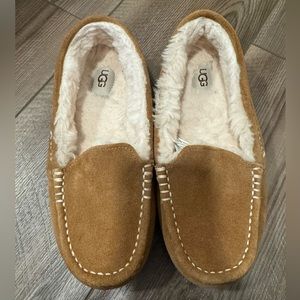 Ugg Ansley women’s chestnut size 7